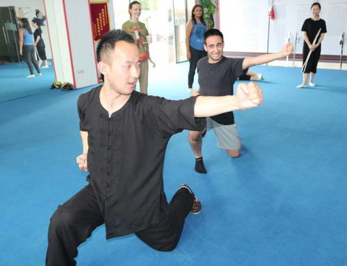 少年正英雄 你见过大批歪果仁练习武术吗